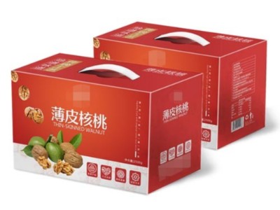 來(lái)濟(jì)南禮品盒定制廠家定制干果禮盒，讓您過(guò)個(gè)喜慶年！