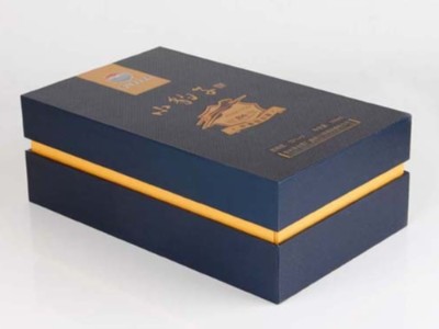 包裝盒定做廠家為您分析，為什么酒盒包裝覆膜后會出現(xiàn)顏色色差？