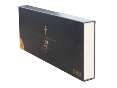 濟(jì)南紙盒廠家設(shè)計(jì)的精美包裝盒，就是一幅廣告牌